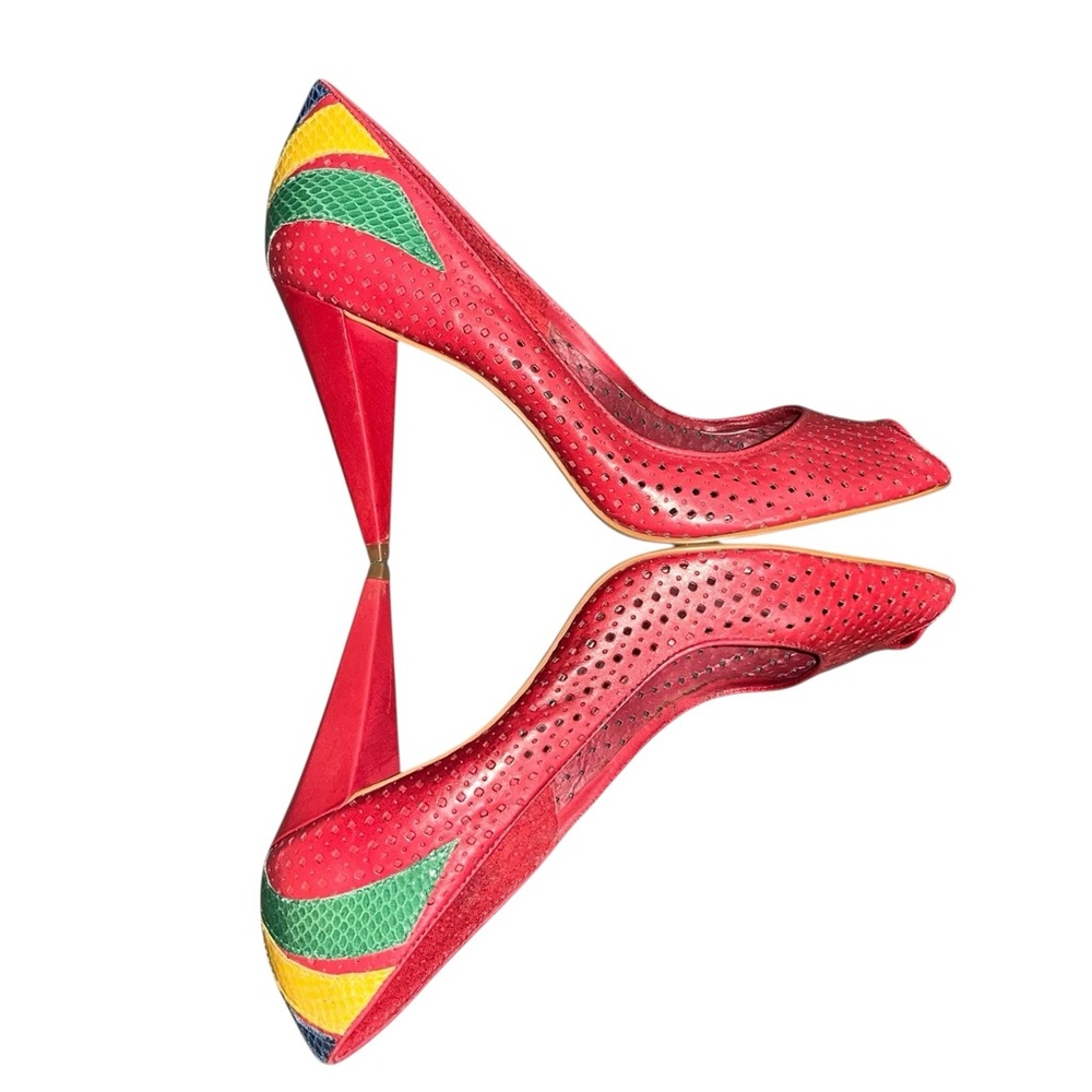 Vince Camuto Red Leather Peep Toe Pump w Multicolored Art Deco Design Size 7.5 B